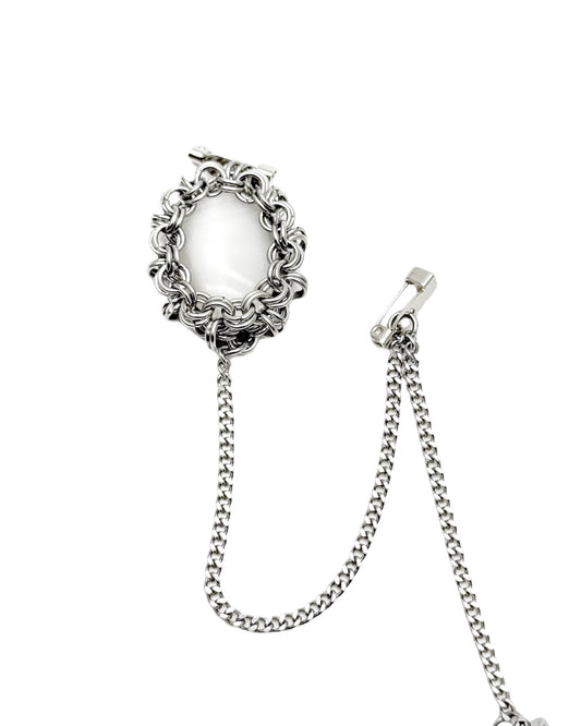 DE BROOCH WHITE CATEYE