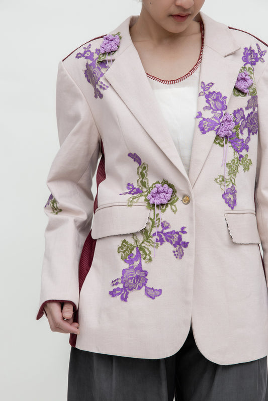 FLOWER EMBELISHMENT BLAZER
