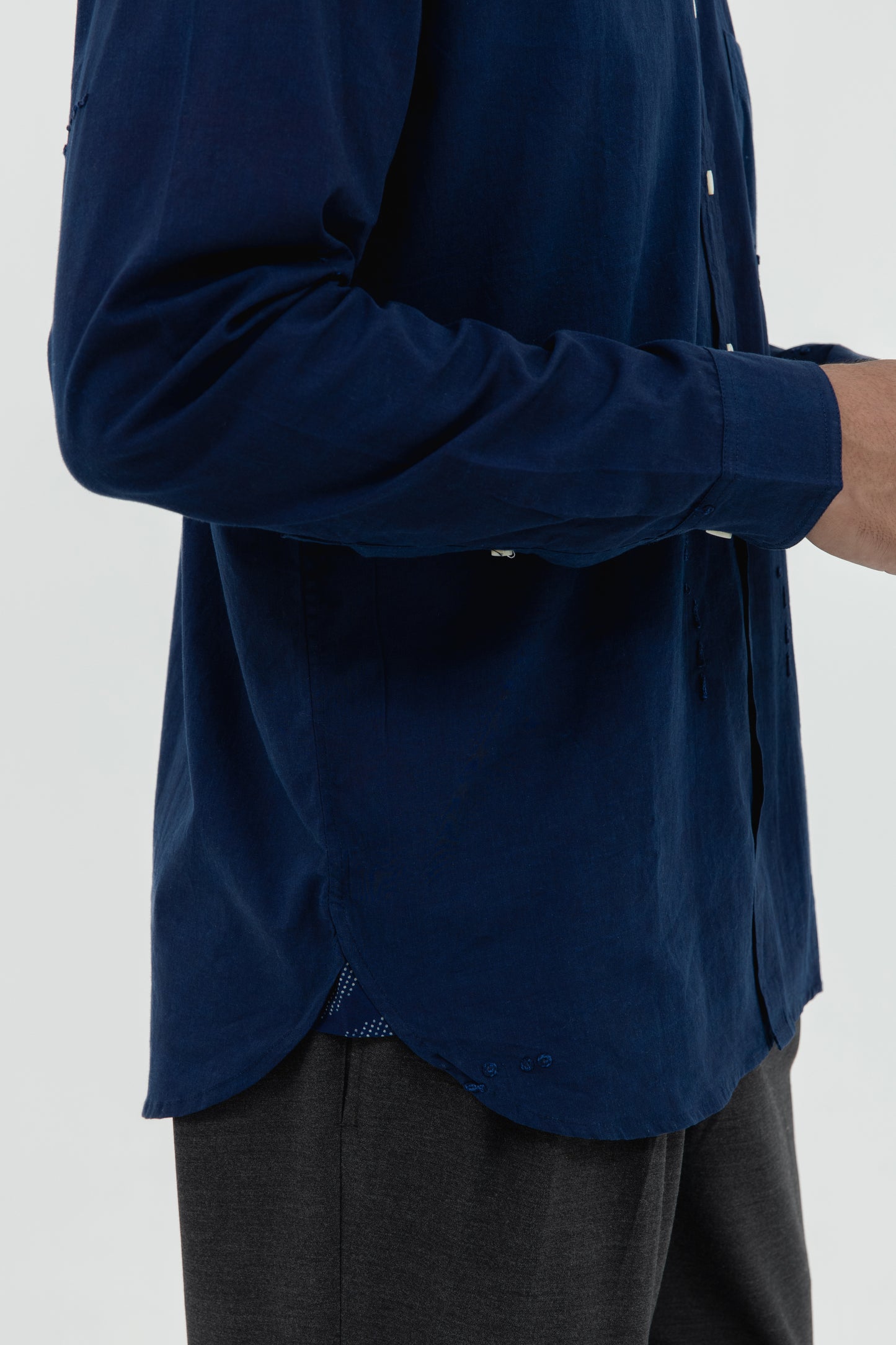 INDIGO TONAL EMBRO IAM 2 LS SHIRT