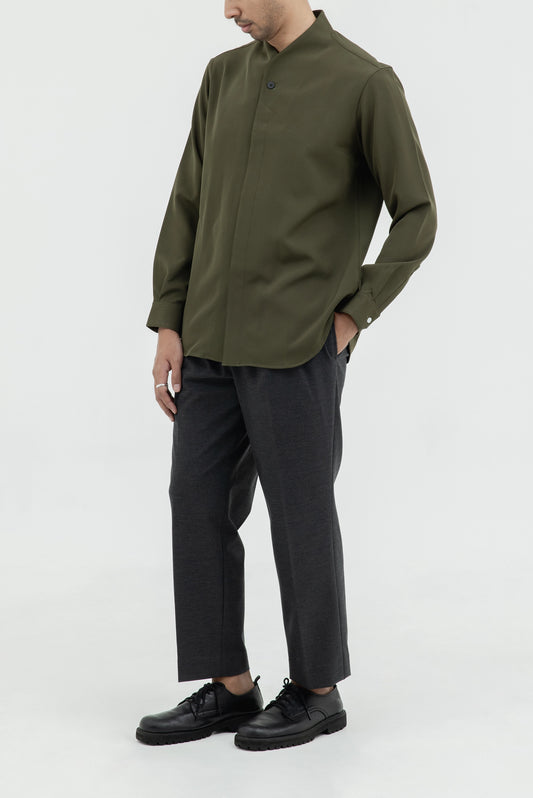 COLLARLESS 1 VISIBLE BUTTON