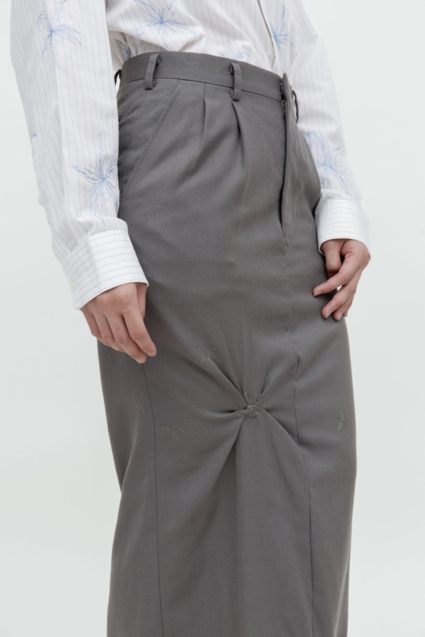TWISTED EMBROIDERED LONG SKIRT