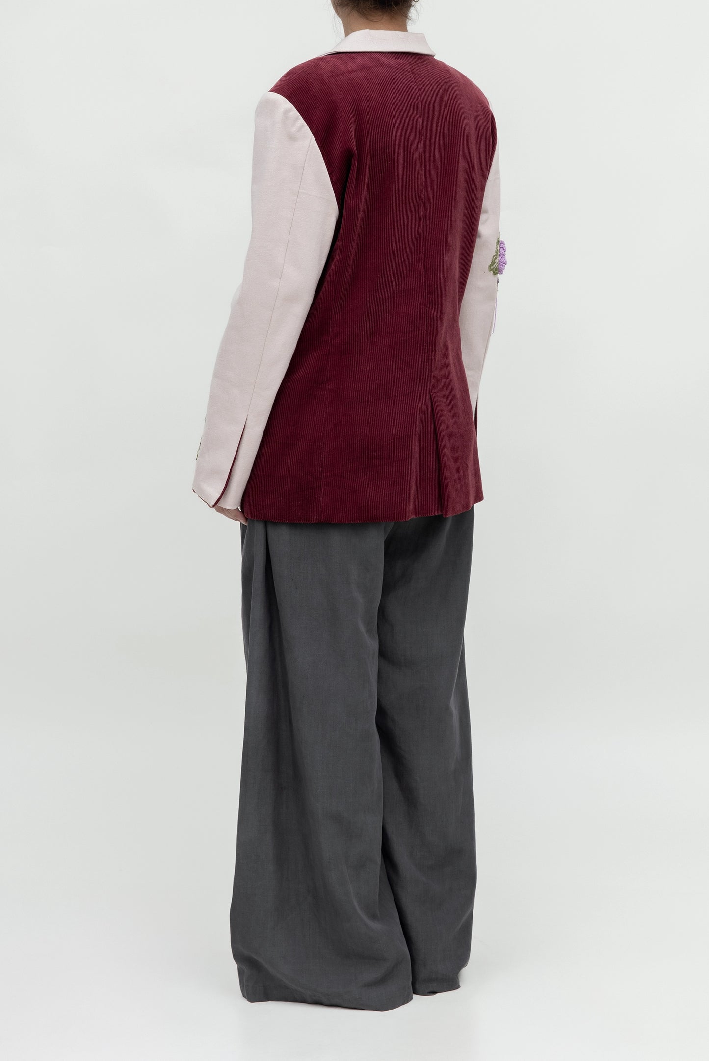 FLOWER EMBELISHMENT BLAZER