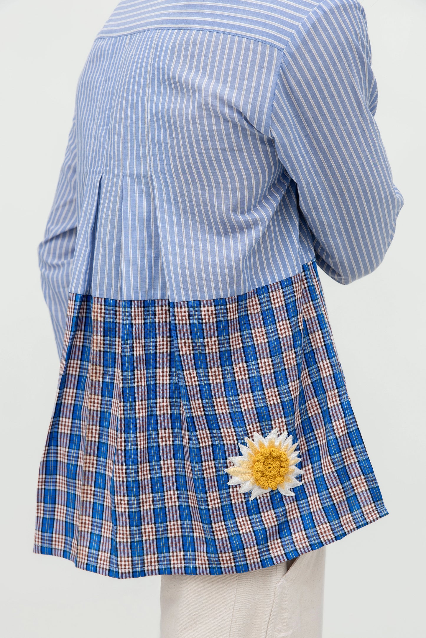 TWO TONE SQUARE FLOWER BLUE LS