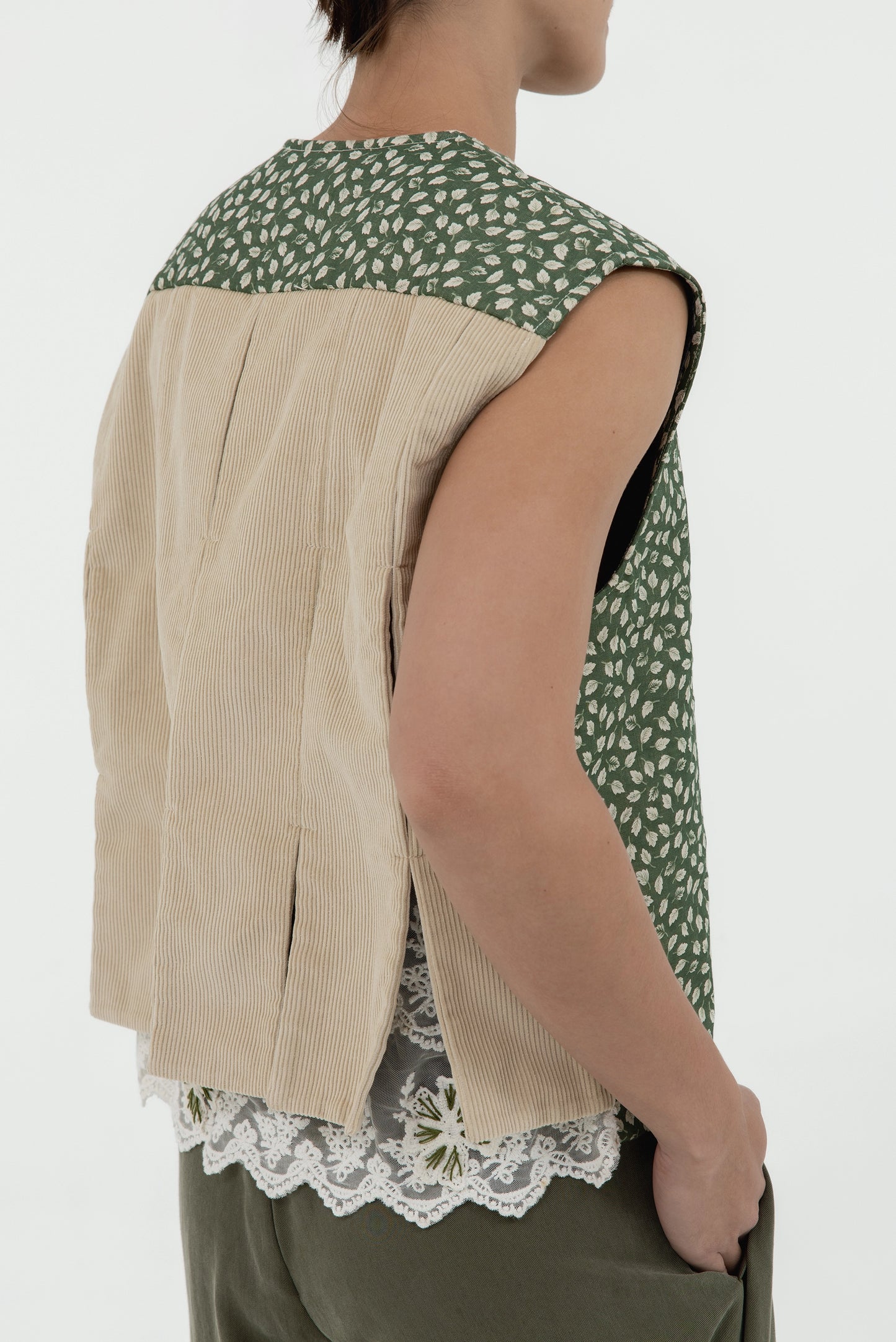 MOON BROWN VEST