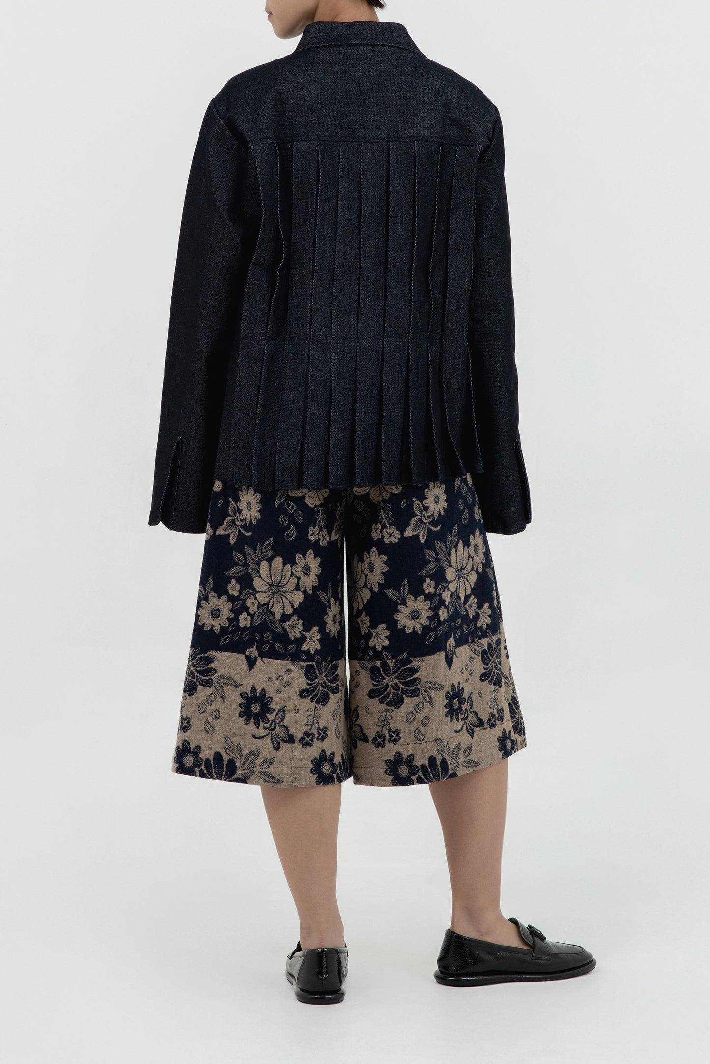 PLEATED DENIM JACKET