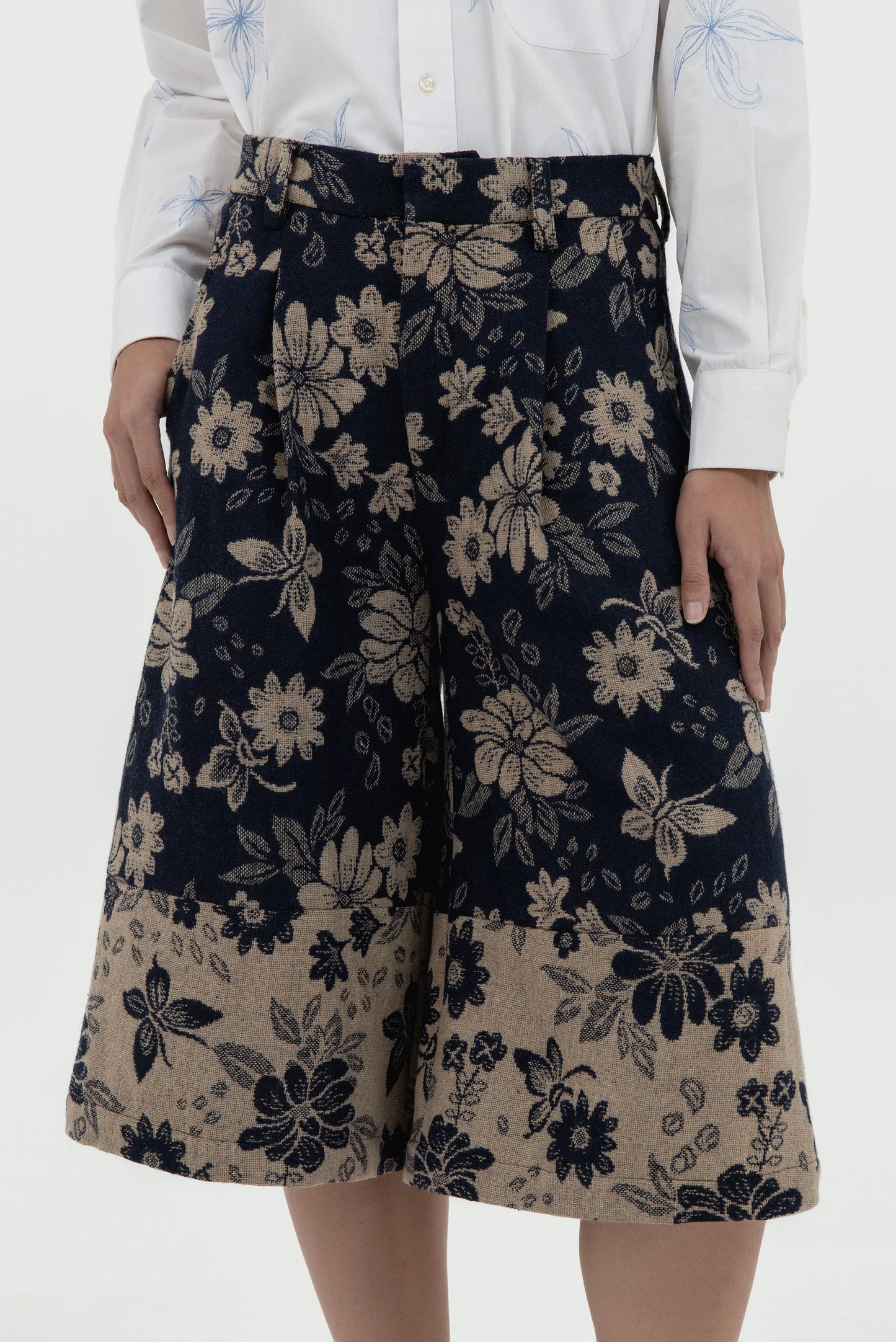 NOIR BLOOM CAPRI TROUSER