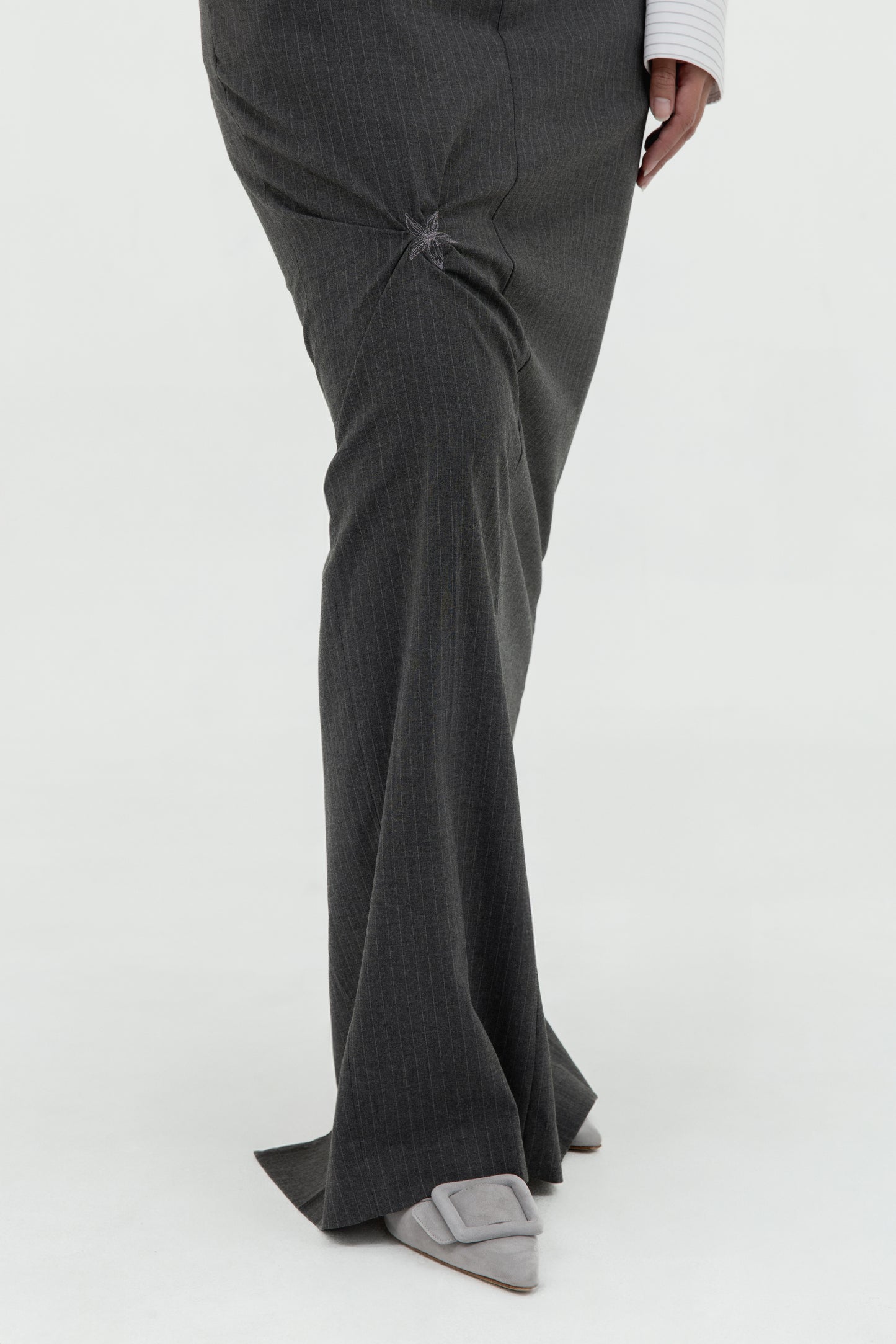 TWISTED EMBROIDERED LONG SKIRT