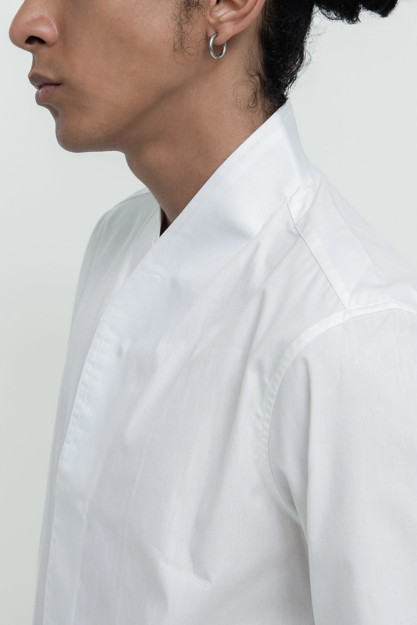 COLLARLESS DOUBLE PLACKET LONG SLEEVES