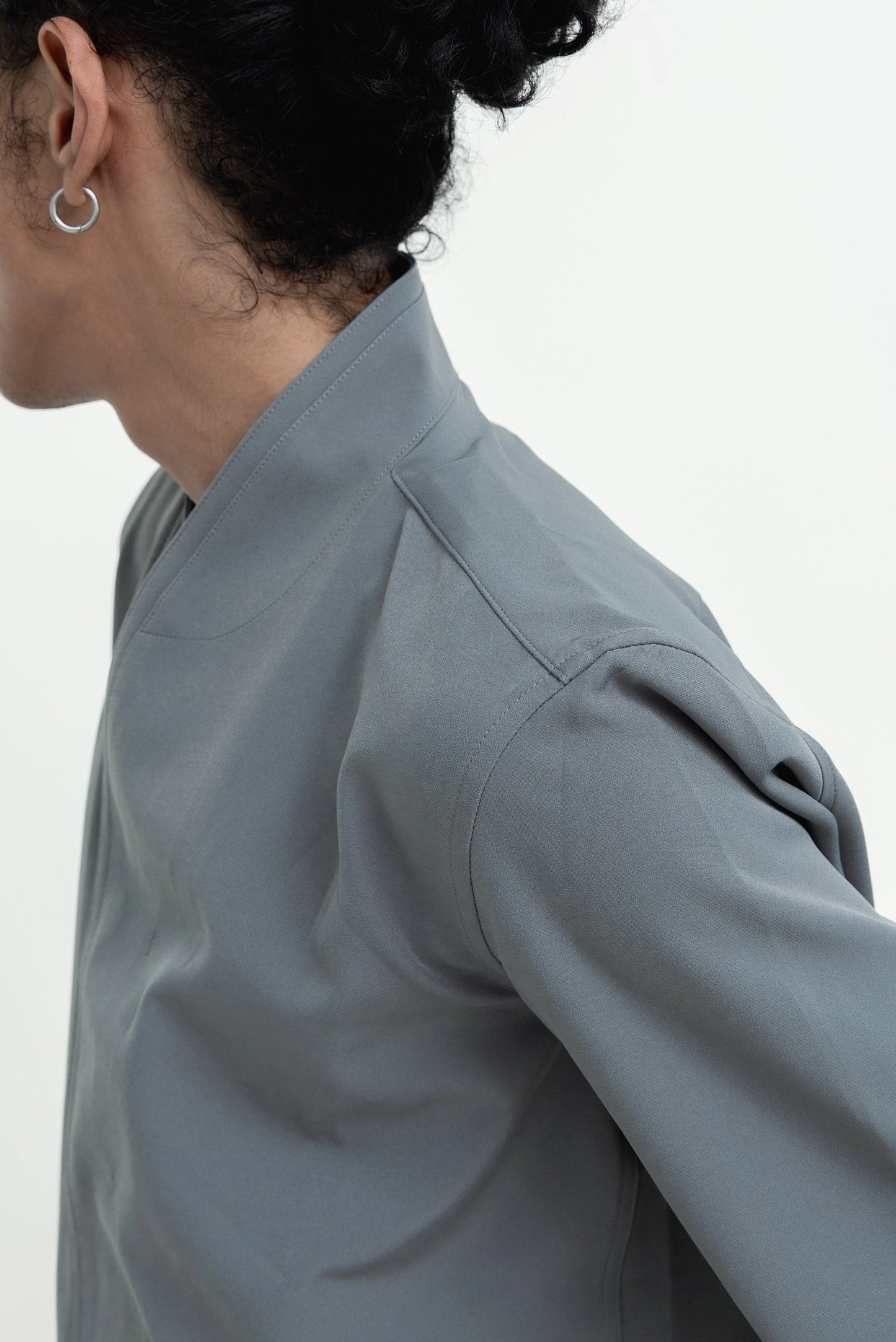 COLLARLESS DOUBLE PLACKET LONG SLEEVES