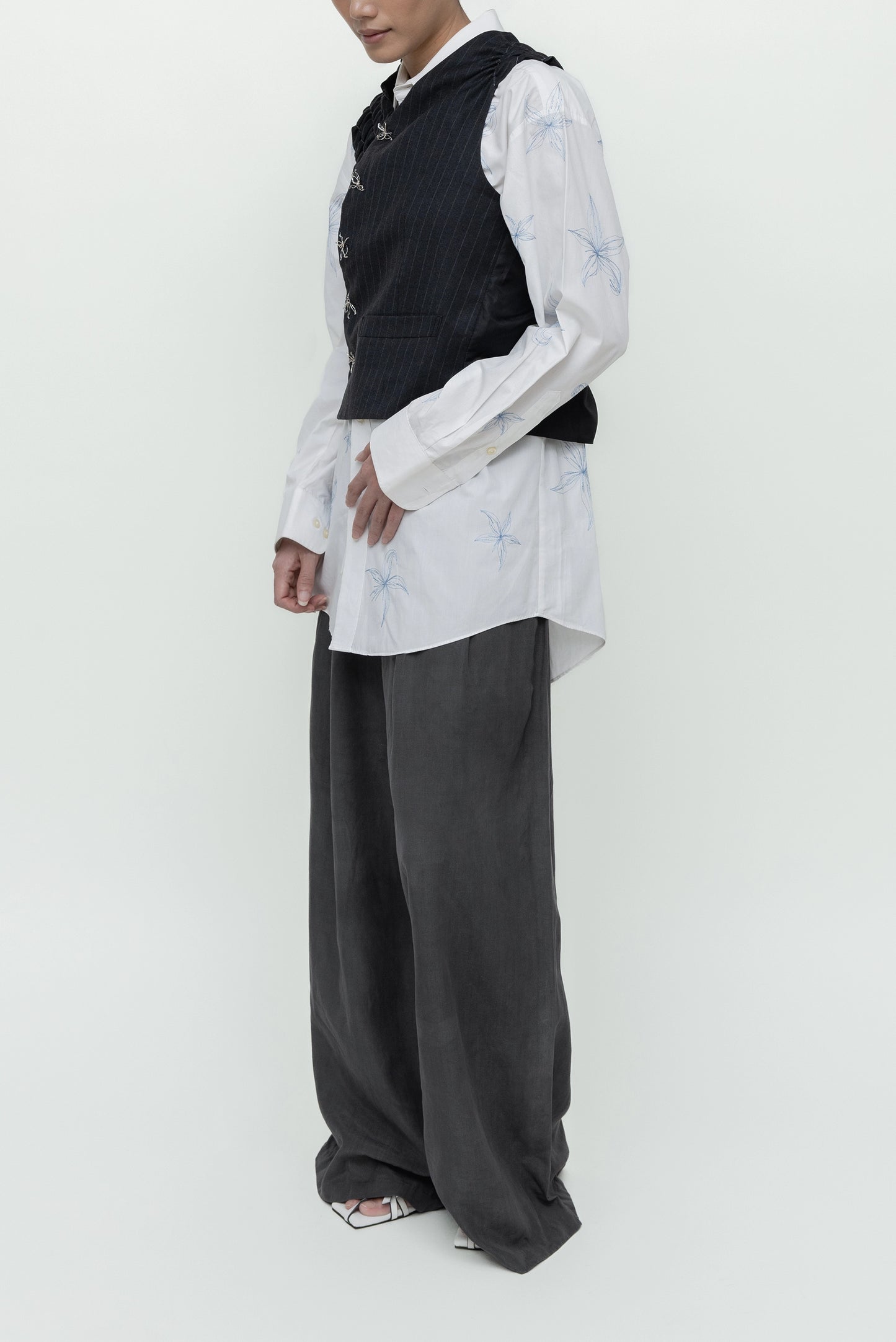 SLANTED VEST DARK GREY 96