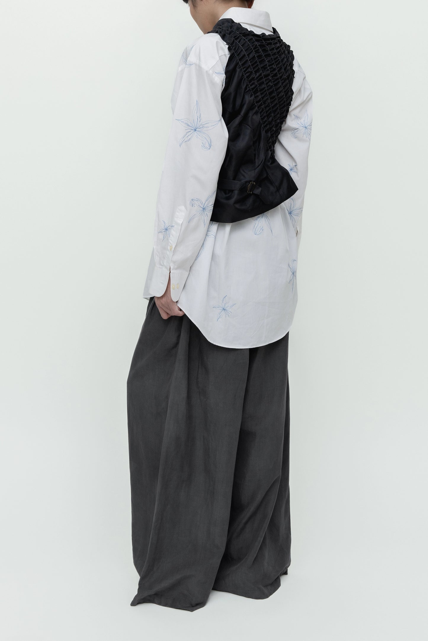 SLANTED VEST DARK GREY 96