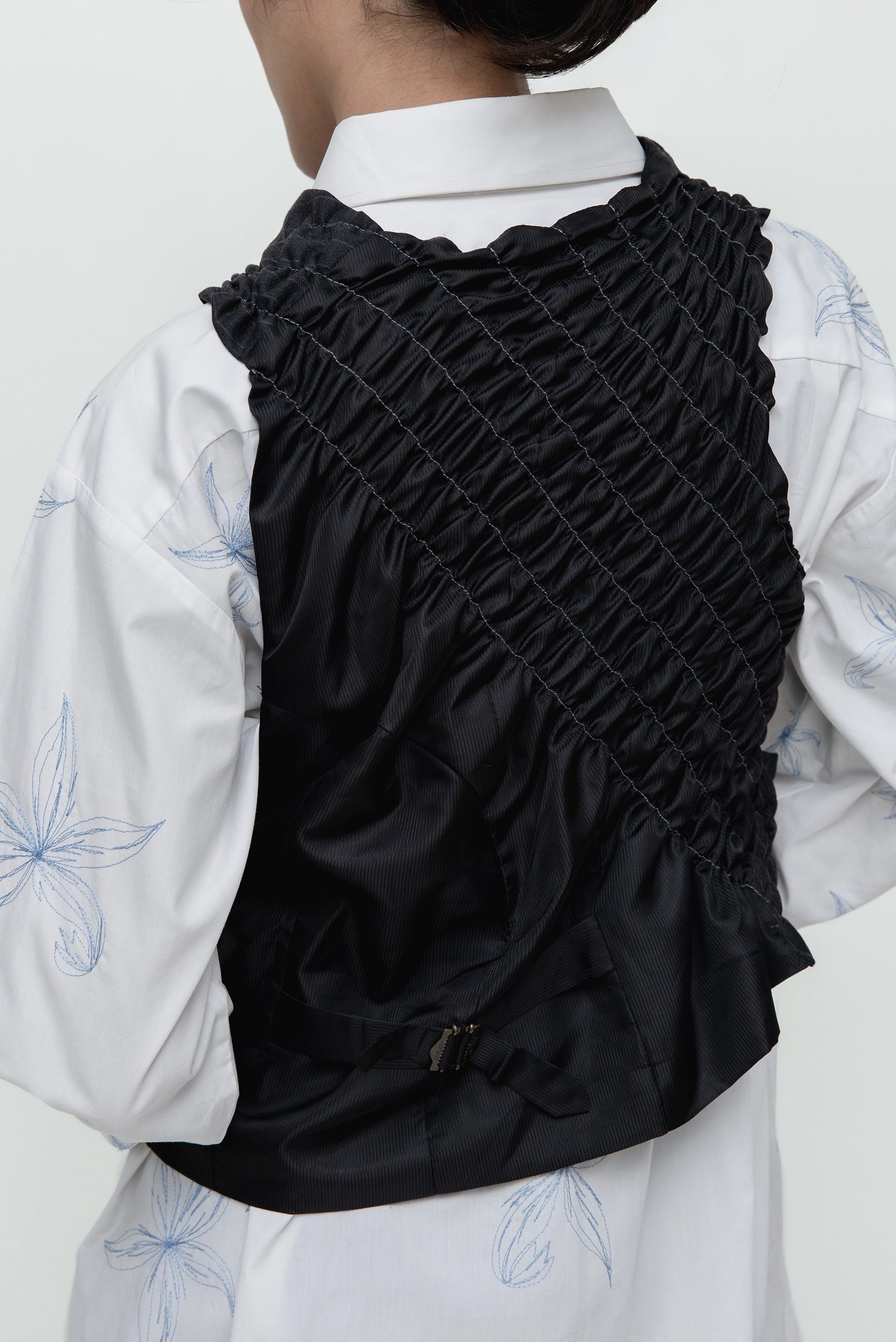 SLANTED VEST DARK GREY 96