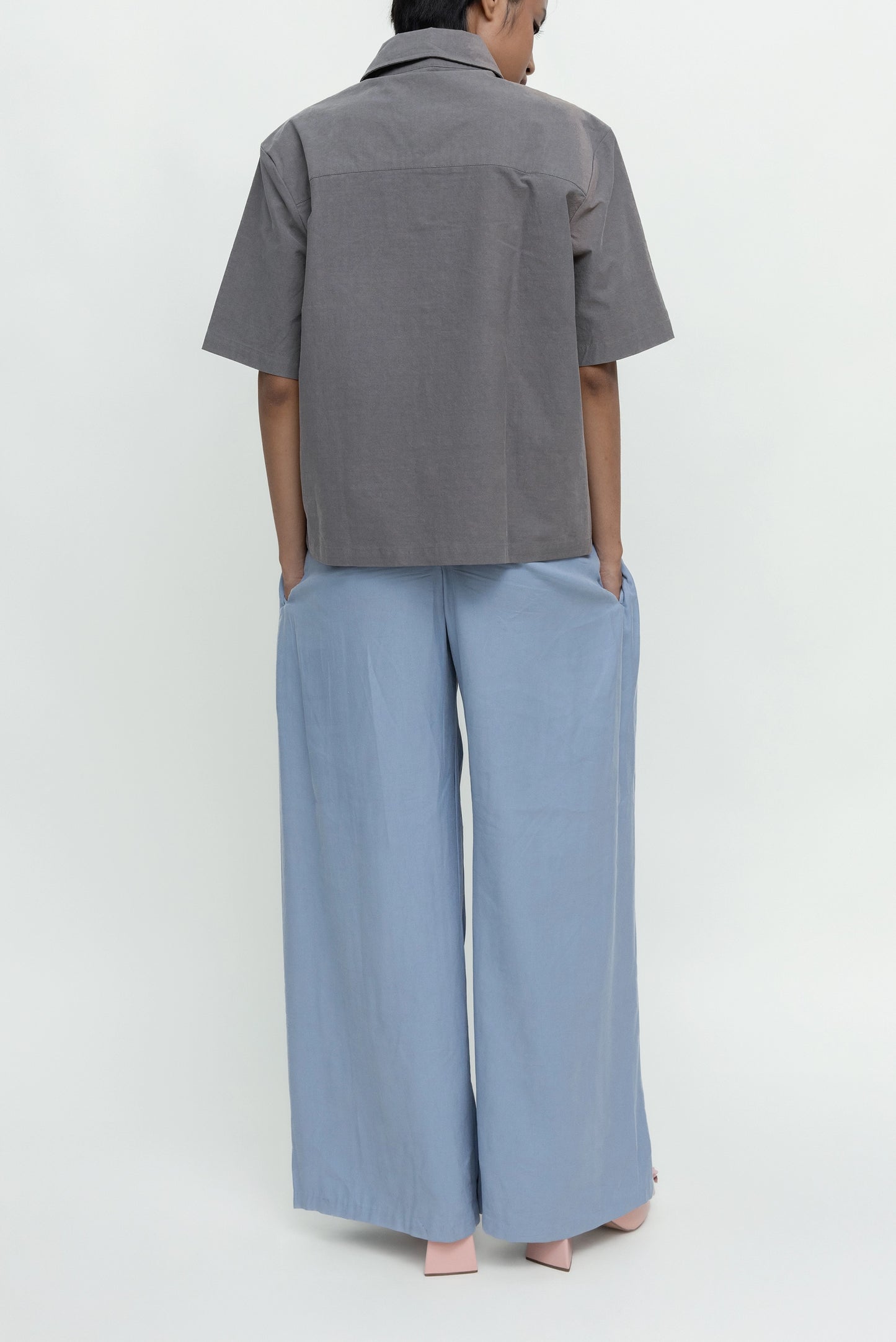 RED FLOWER EMBROIDERY SHIRT GREY SS