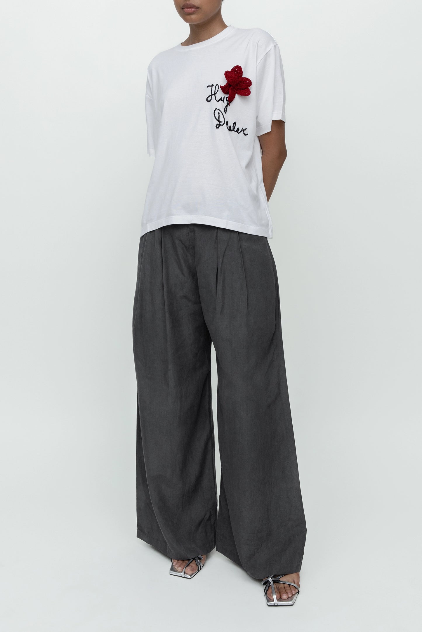 TANAH LE SAE X RAMA DAUHAN: HUG DEALER