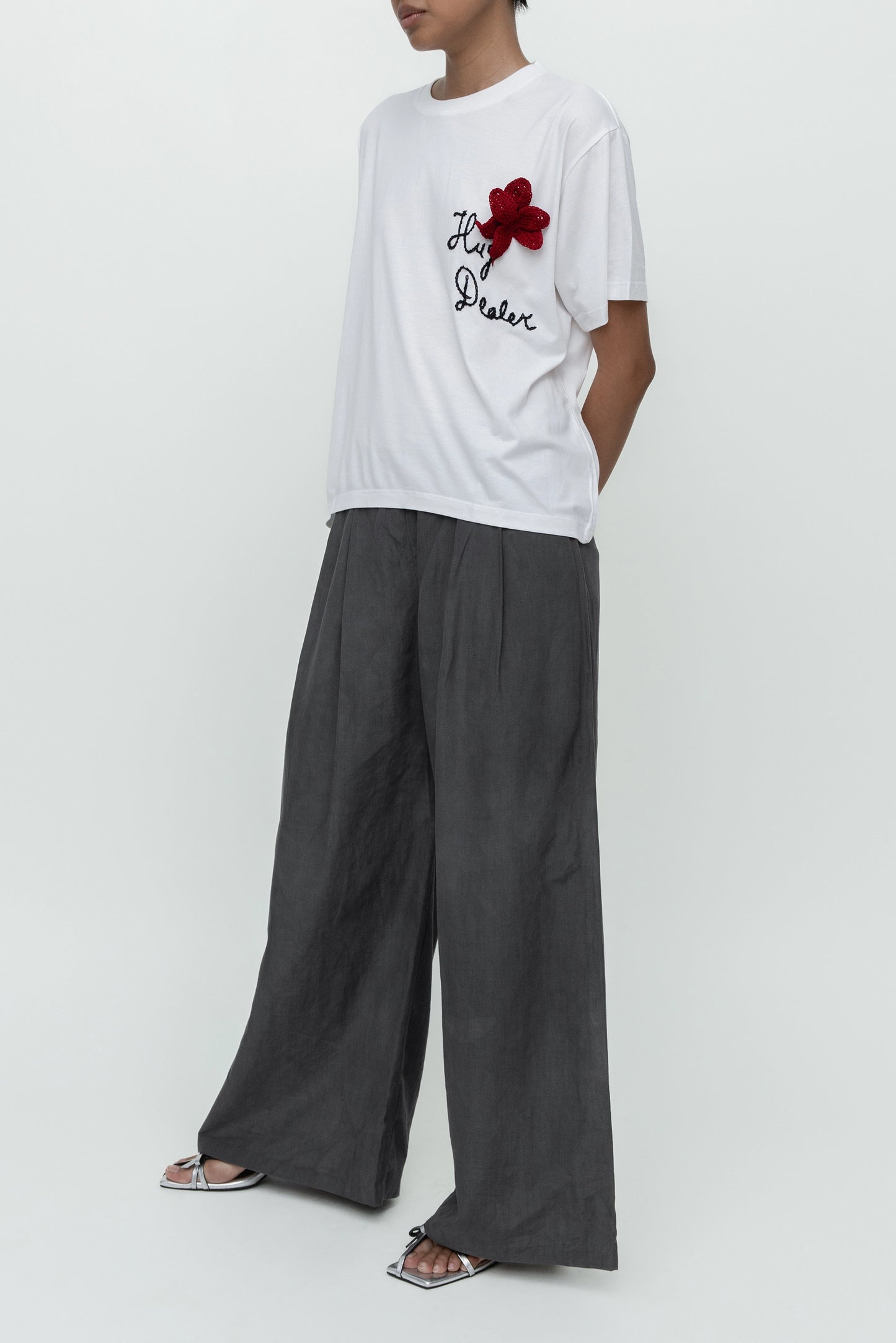 TANAH LE SAE X RAMA DAUHAN: HUG DEALER