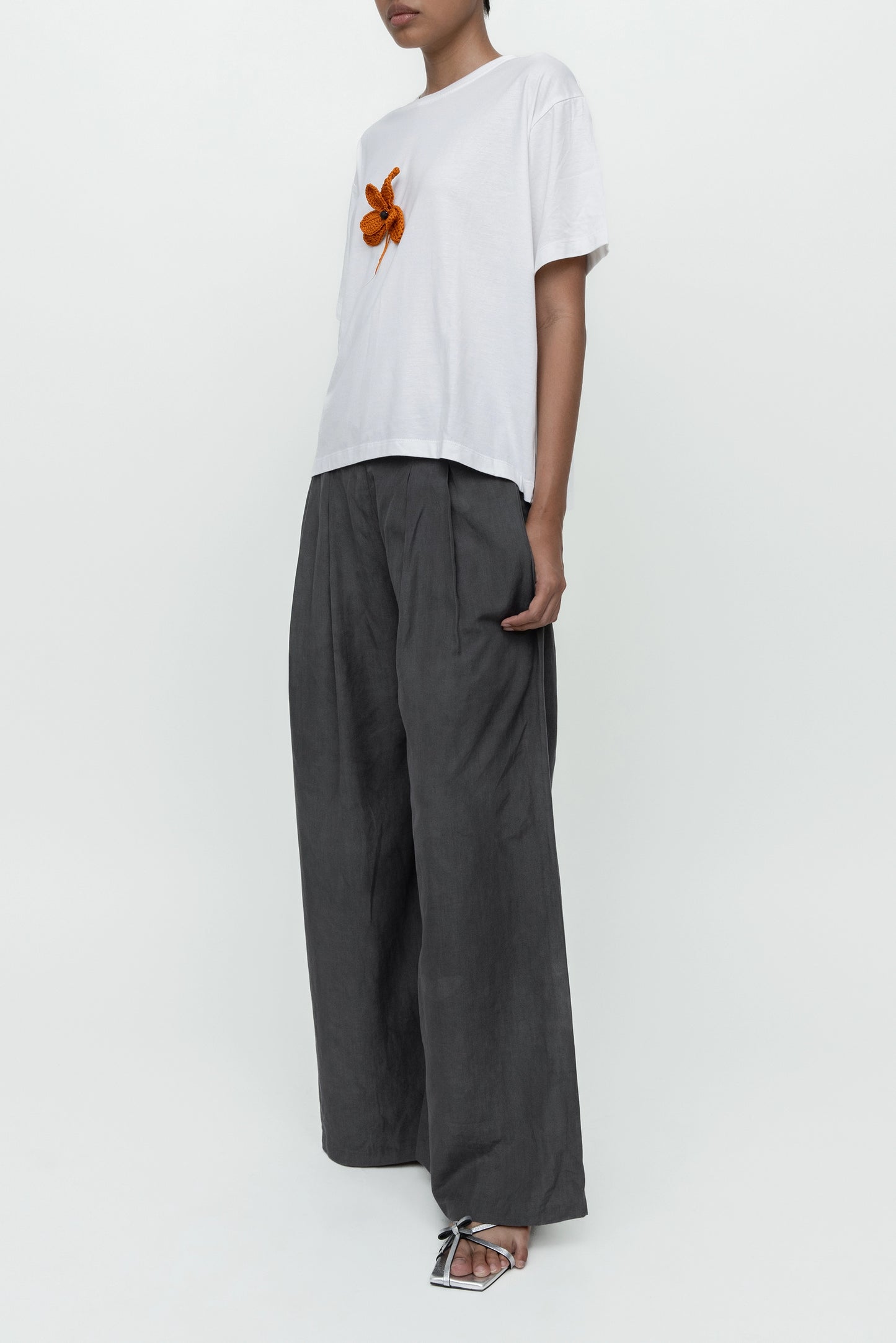 TANAH LE SAE X RAMA DAUHAN: THOUSAND HUGS