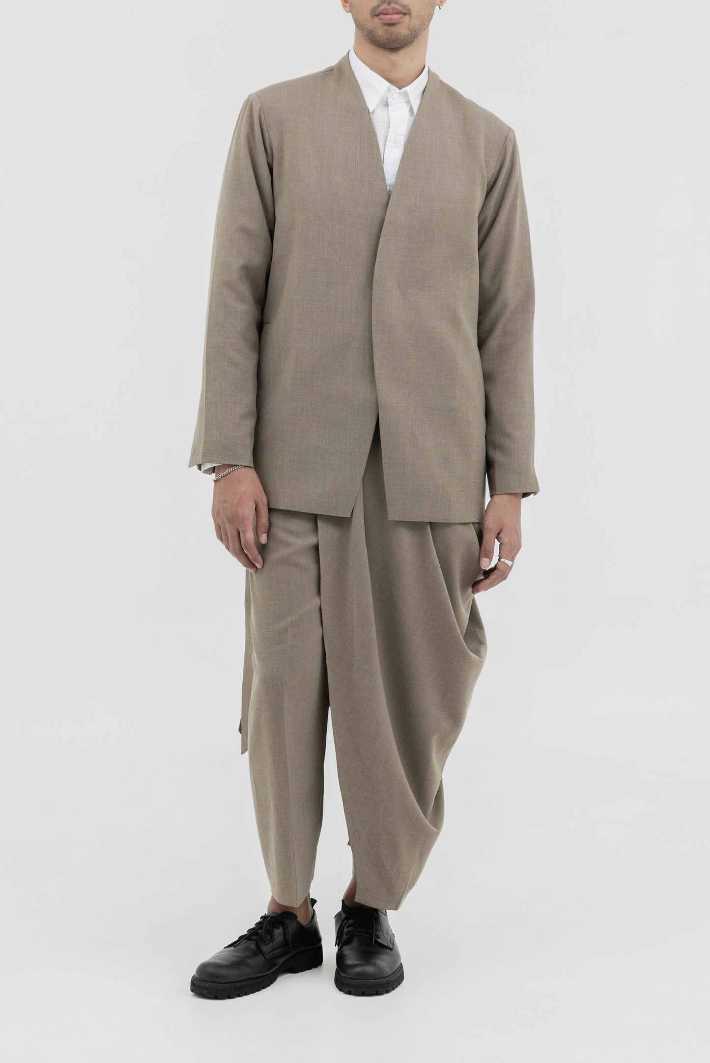 COLLARLESS OUTER