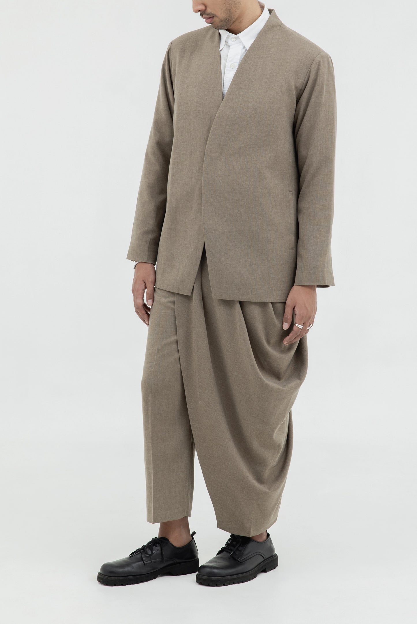 COLLARLESS OUTER
