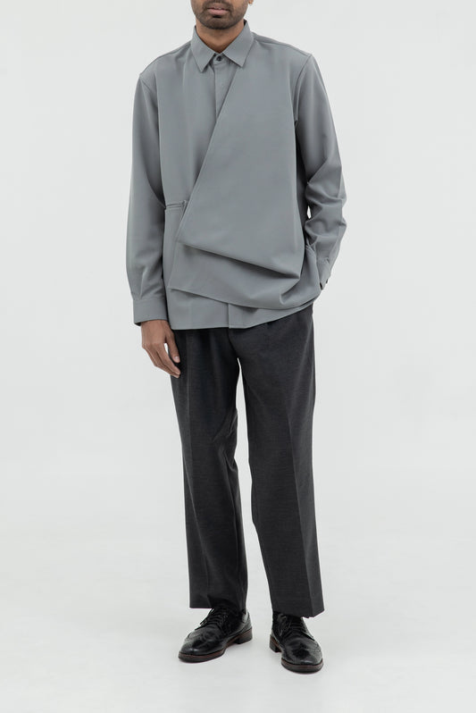 COLLAR SHIRT W/ DRAPPERY LAYER ON HALF BODY