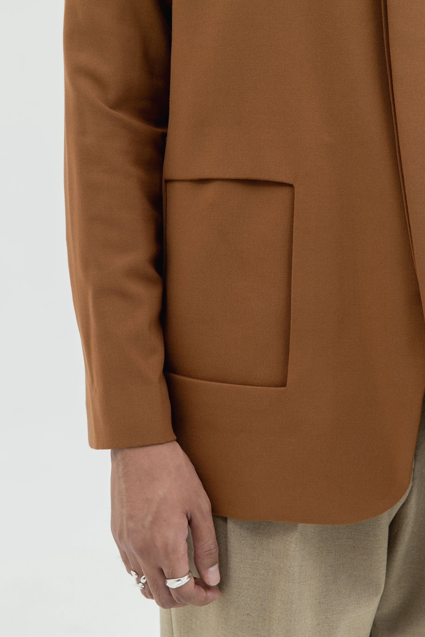 COLLARLESS OVERLAP JACKET W/ PATCH POCKET