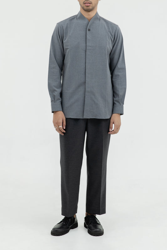 COLLARLESS 1 VISIBLE BUTTON