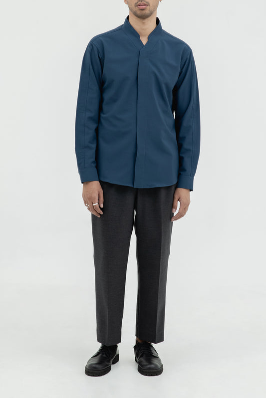 COLLARLESS V NECK LS