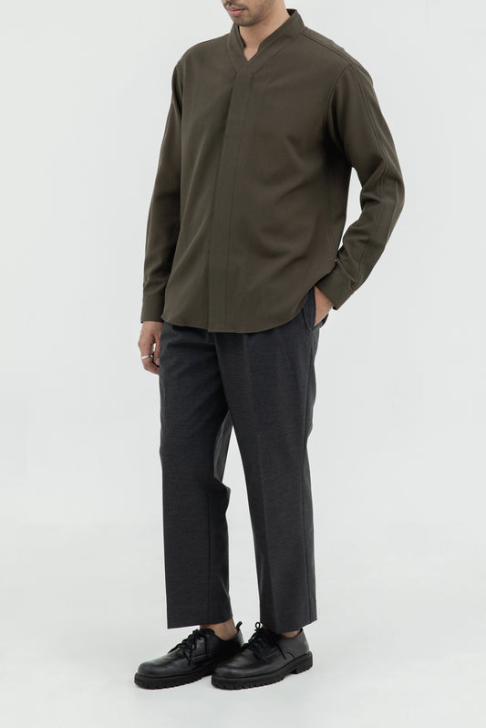 COLLARLESS V NECK LS
