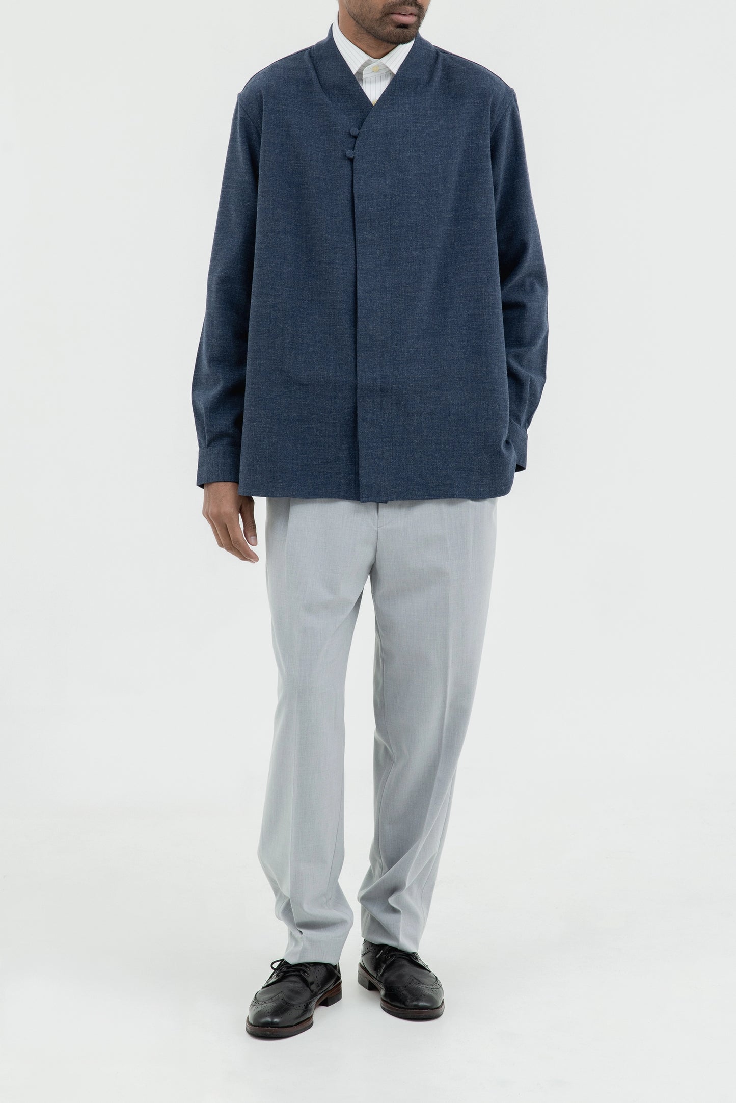 TEXTURE COLLARLESS MANDARIN 2 BUTTONS
