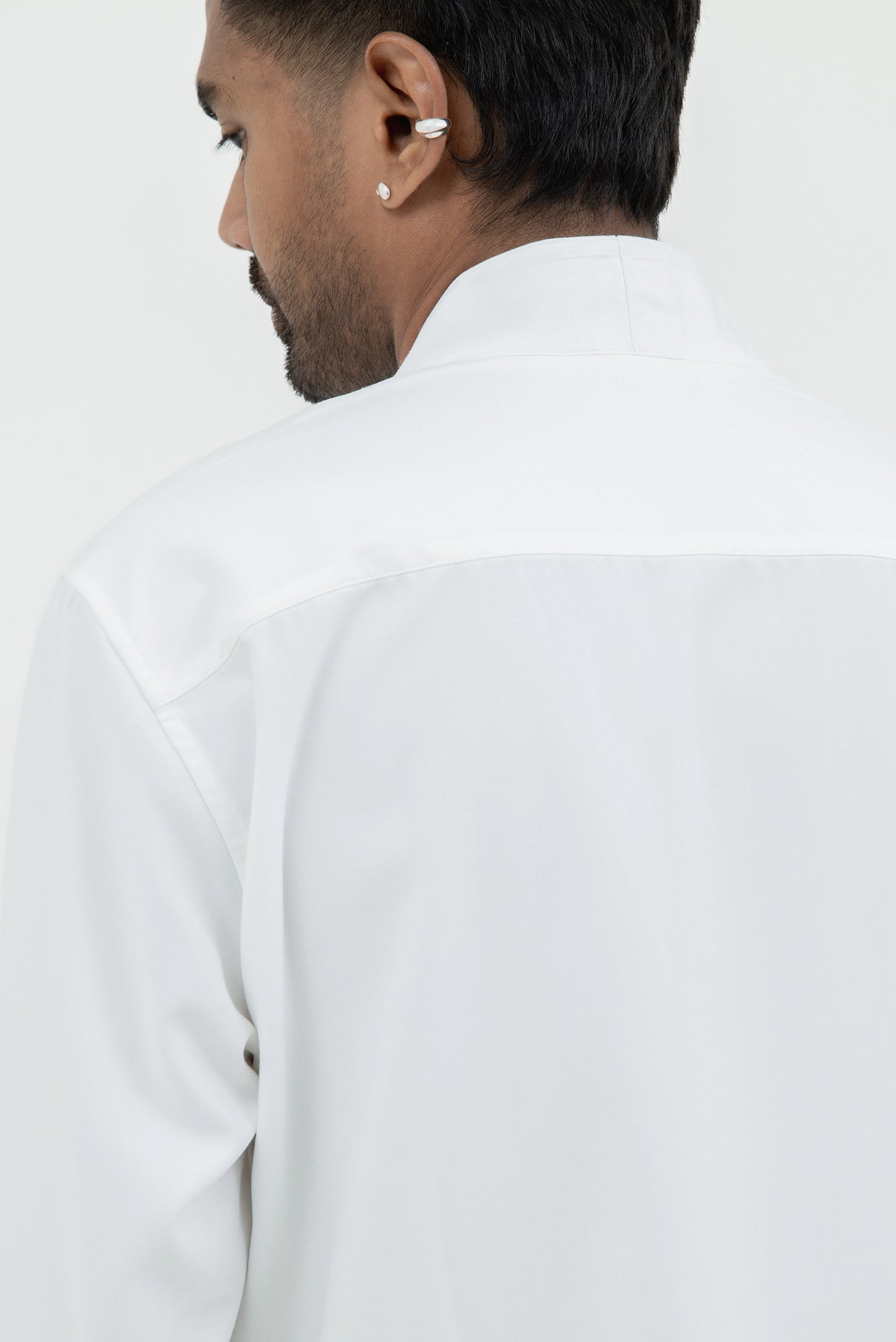 DOUBLE PLACKET COLLARLESS LS