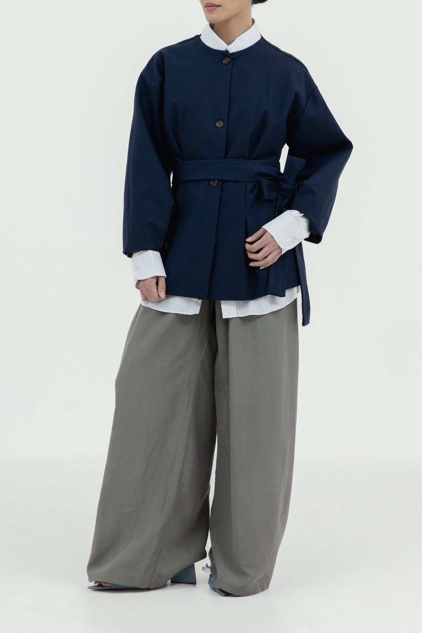 VINERA SHORT OUTER